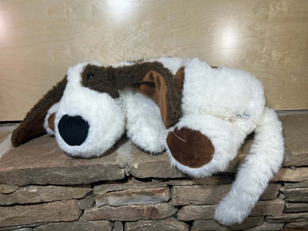 VTG Manhattan Toy Long Basset Hound Plush White Brown 1996 Shaggy Fur Floppy